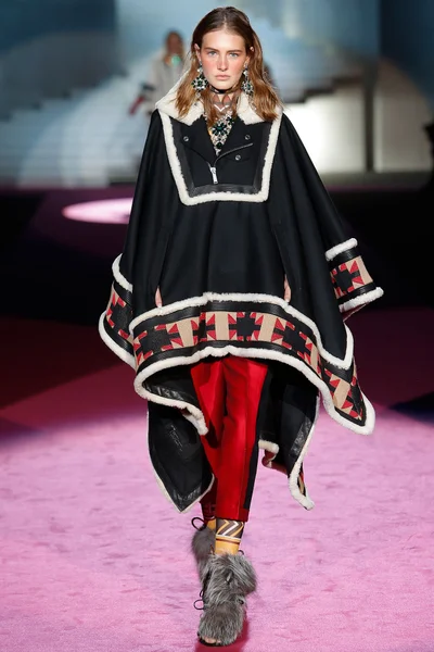 Look 26